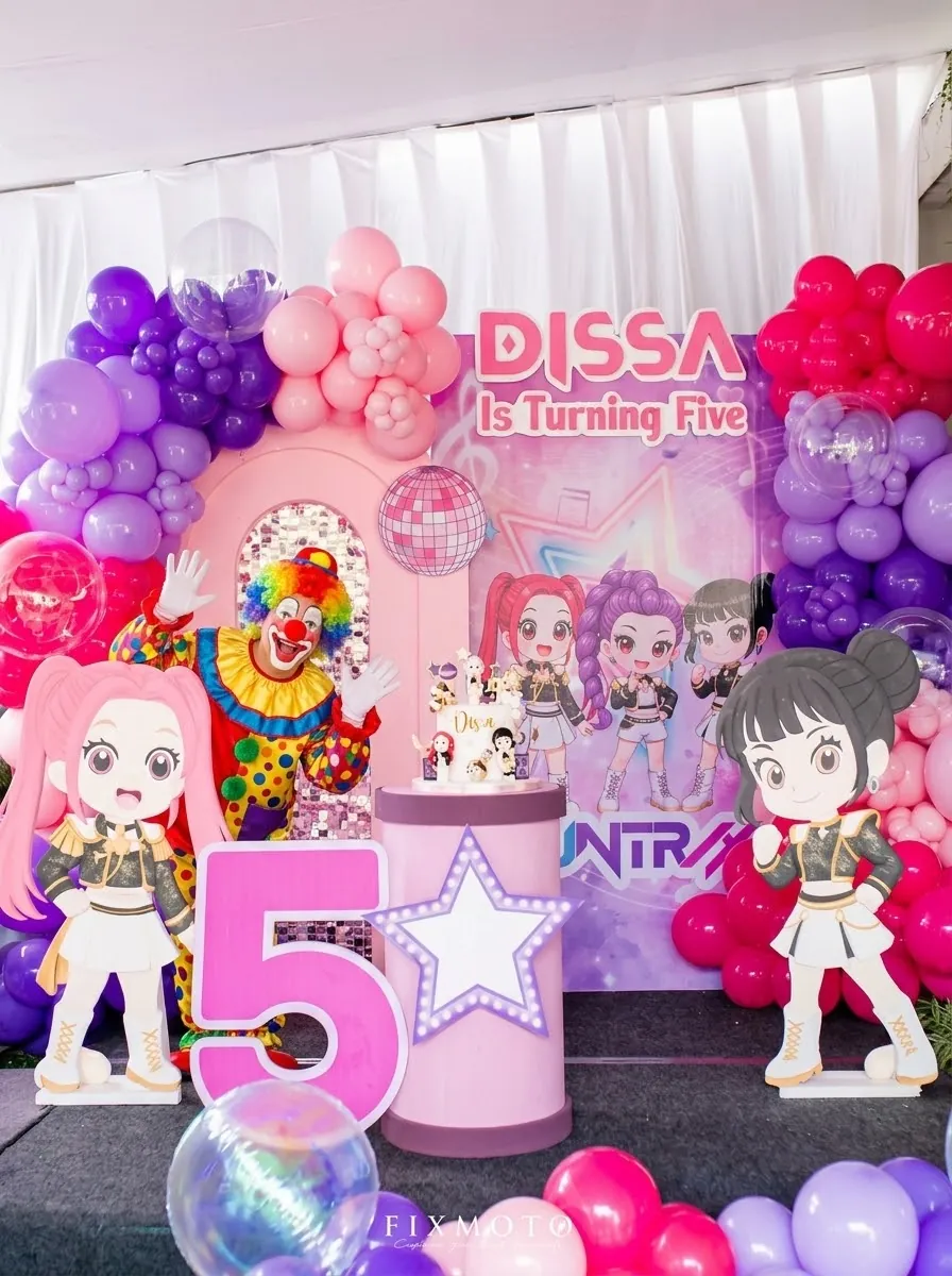 Dekorasi balon tema pink ungu untuk pesta ulang tahun